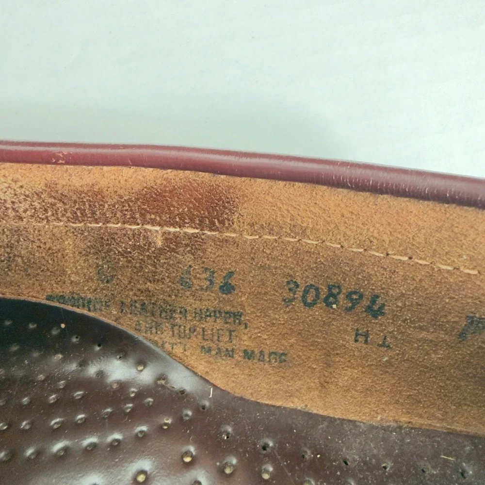 G.H. Bass Wilton Tassel Loafers Mens 8 Burgundy Leather Preppy Dress Shoes